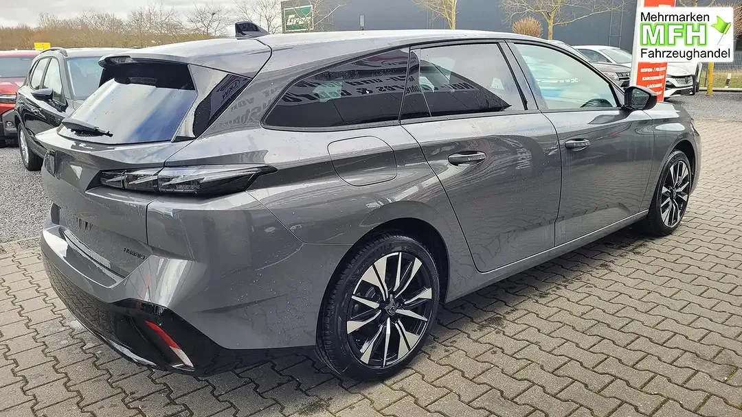 Peugeot 308 - Thumbnail 4