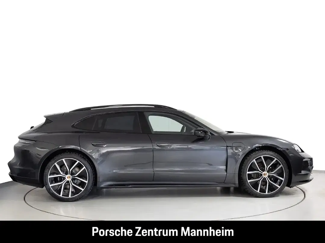 Porsche Taycan - Thumbnail 10