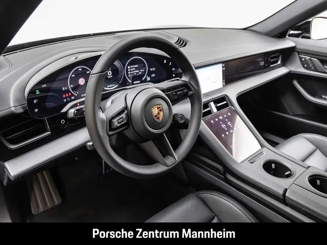 Porsche Taycan - Thumbnail 4