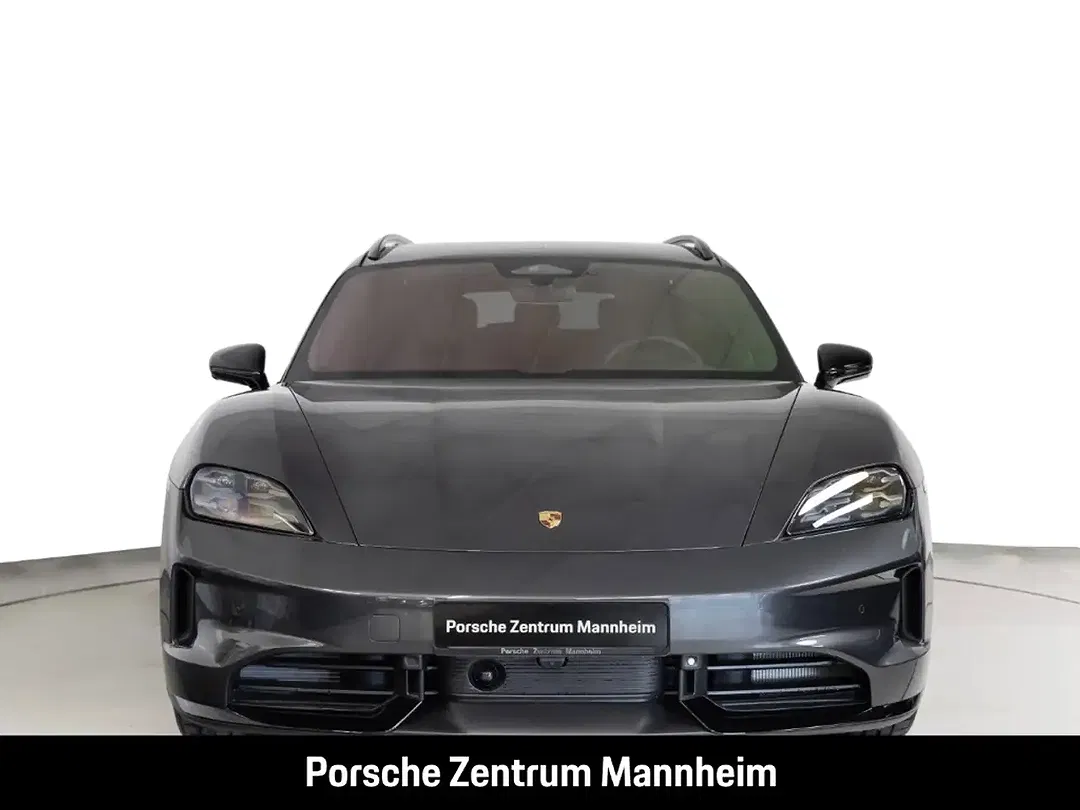 Porsche Taycan - Thumbnail 6