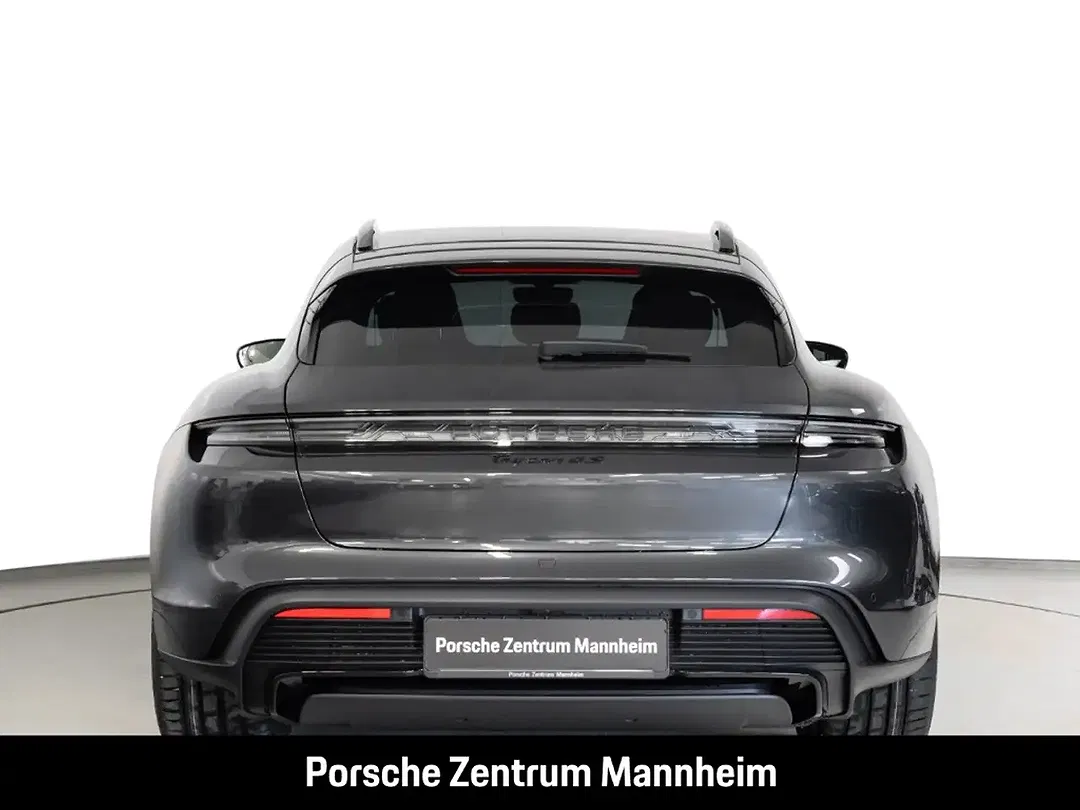 Porsche Taycan - Thumbnail 7