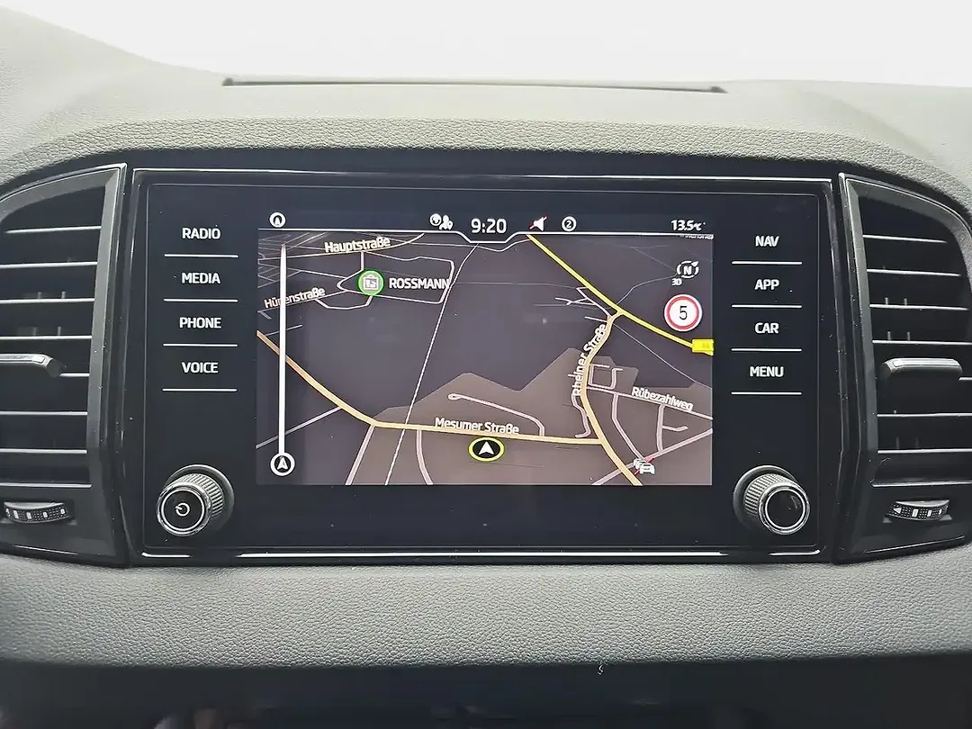 Skoda Karoq - Thumbnail 9