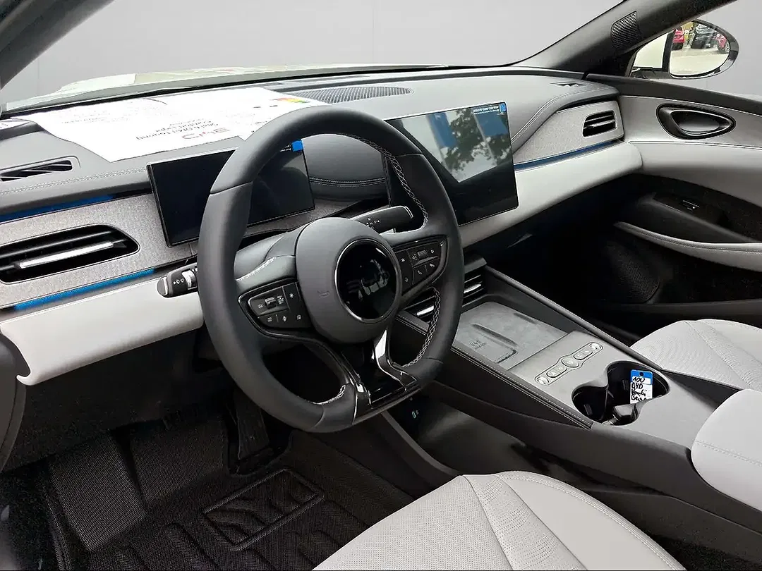 BYD Seal 6 - Thumbnail 13
