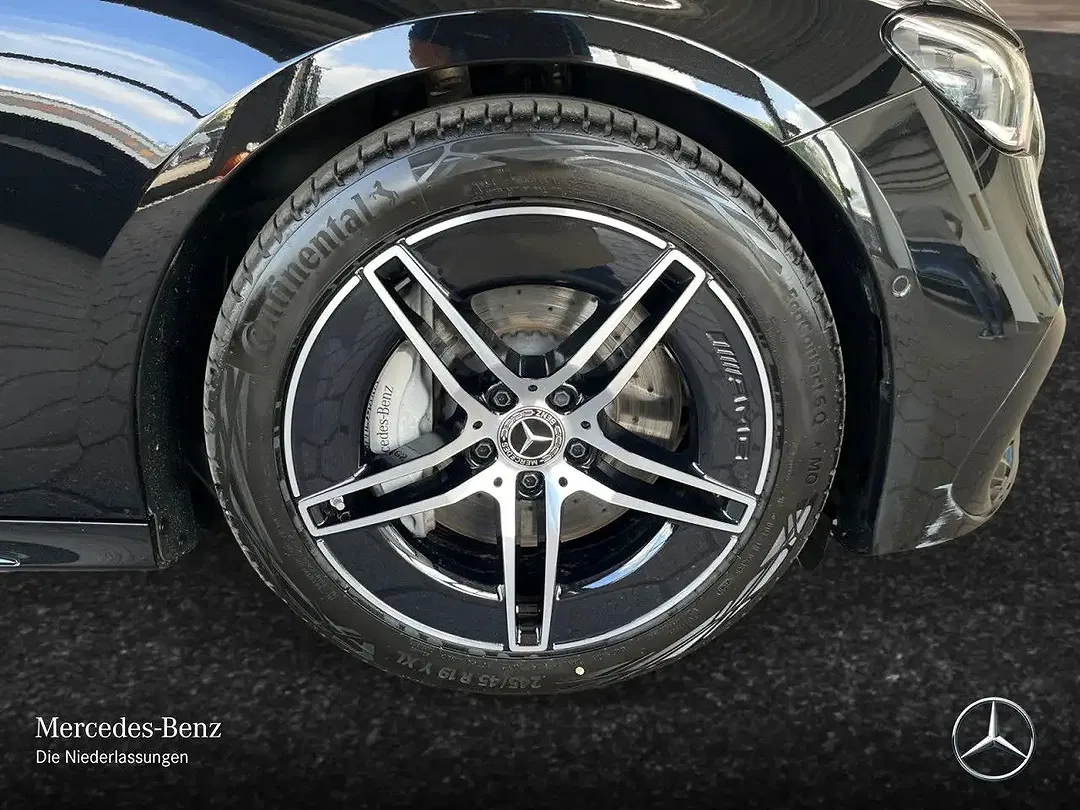 Mercedes-Benz E 300 - Thumbnail 5