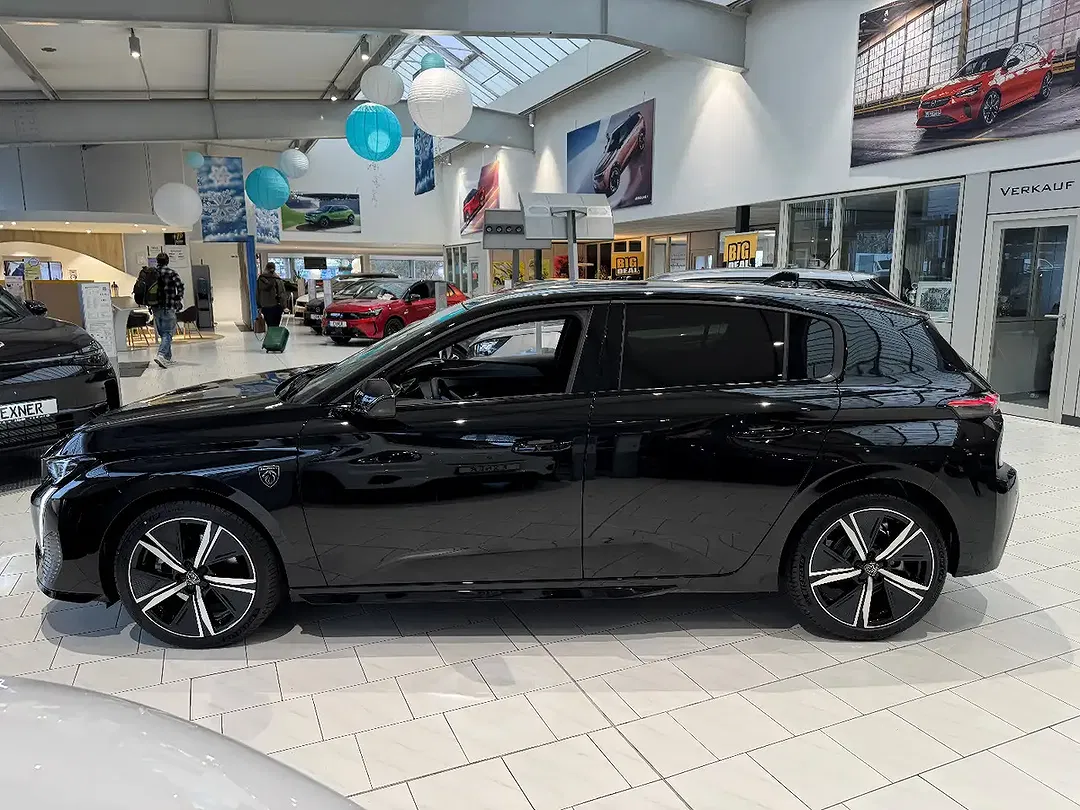Peugeot 308 - Thumbnail 3