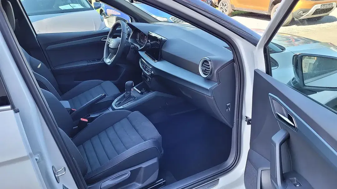 SEAT Arona - Thumbnail 10