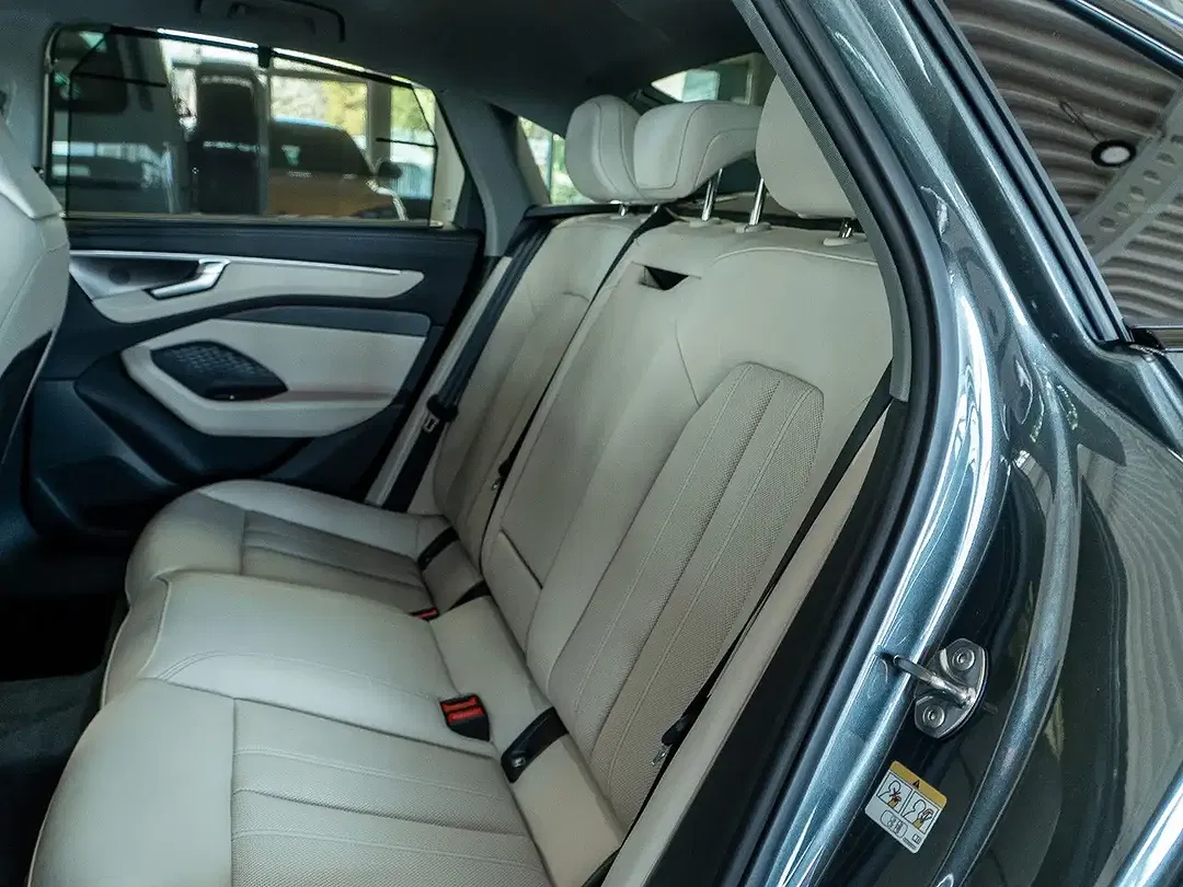 Audi A6 - Thumbnail 13