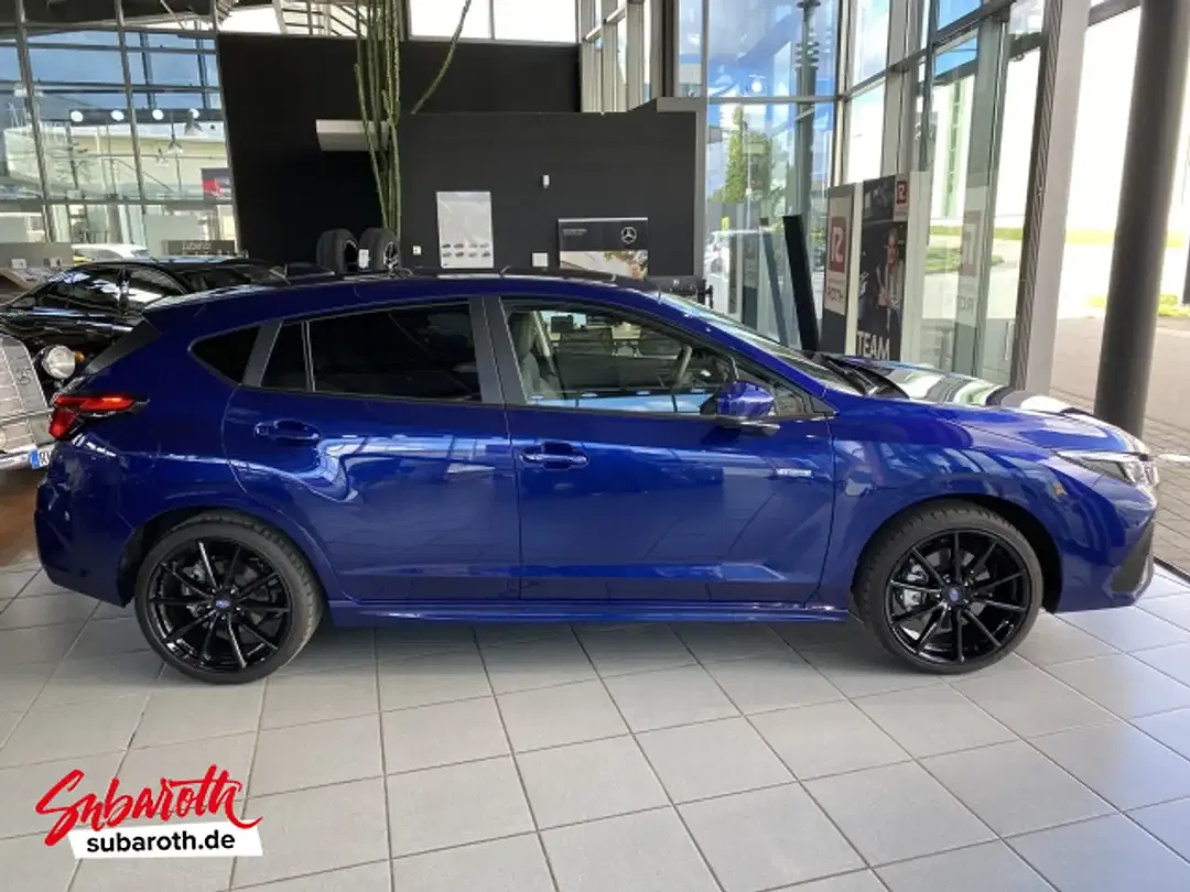 Subaru Impreza - Thumbnail 5