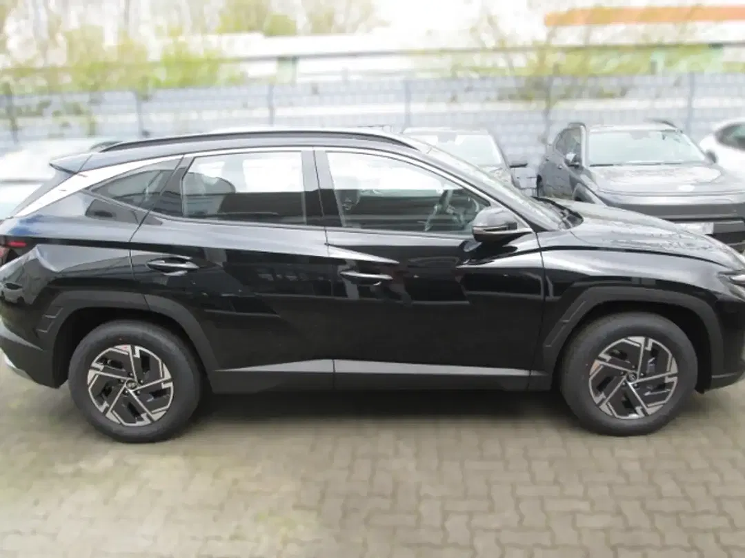 Hyundai TUCSON - Thumbnail 3
