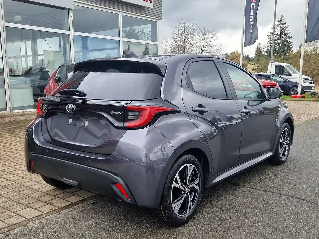 Toyota Yaris - Thumbnail 5