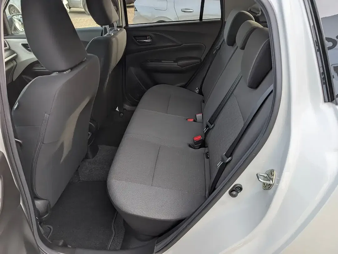 Suzuki Swift - Thumbnail 21
