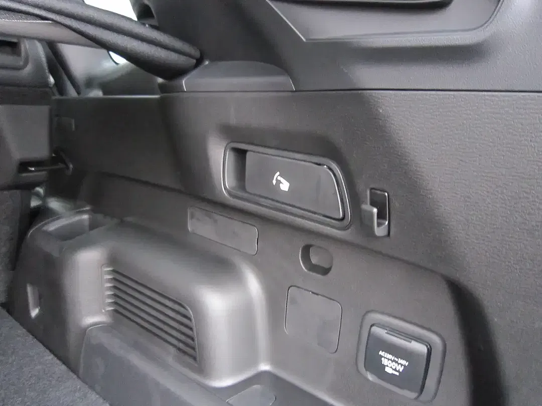 Mitsubishi Outlander - Thumbnail 10