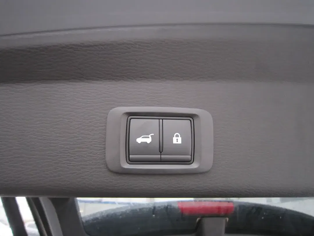 Mitsubishi Outlander - Thumbnail 8