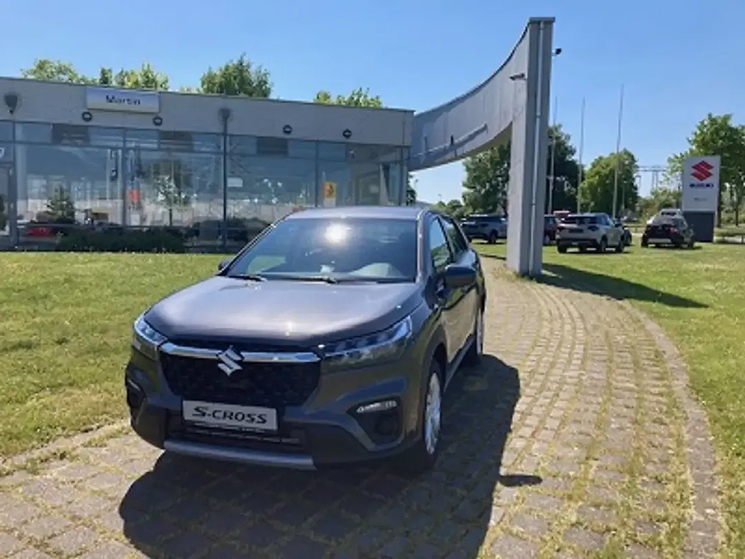 Suzuki S-Cross - Thumbnail 2