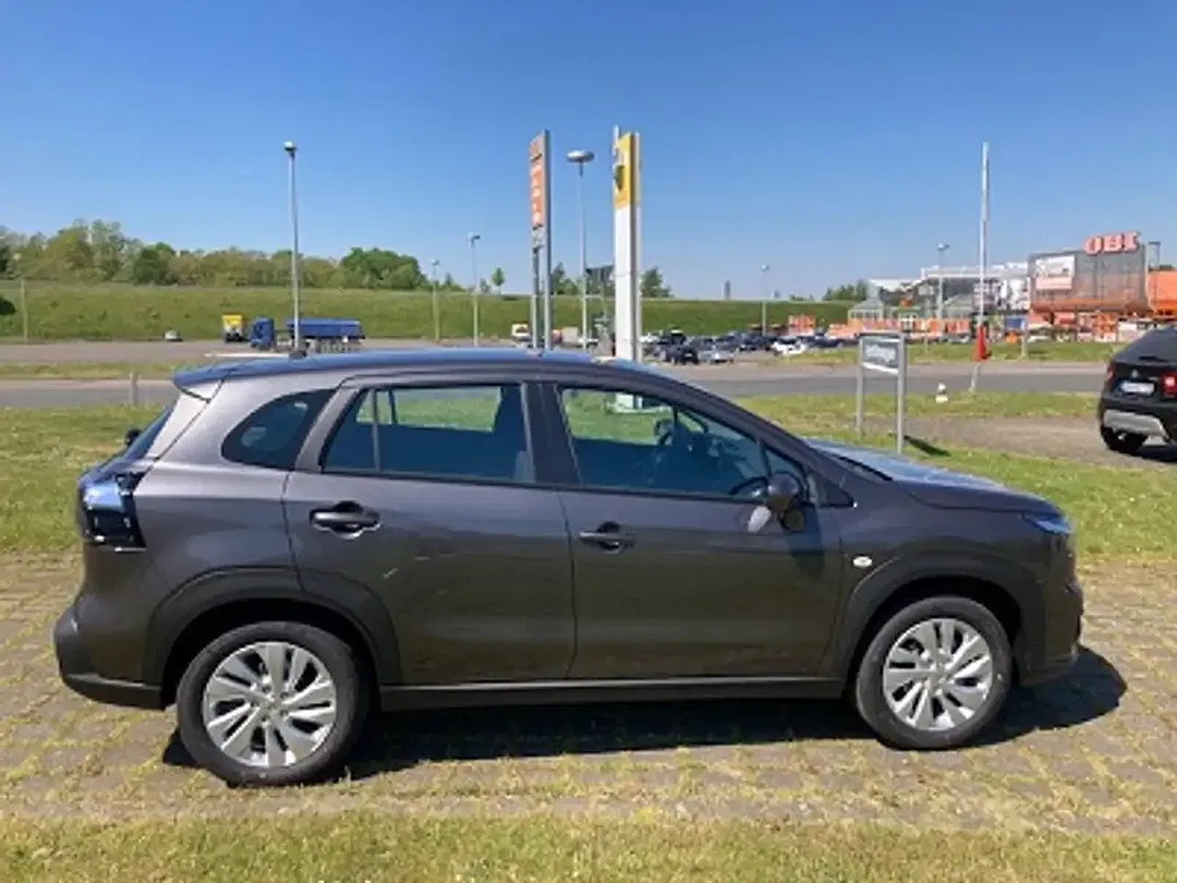 Suzuki S-Cross - Thumbnail 8