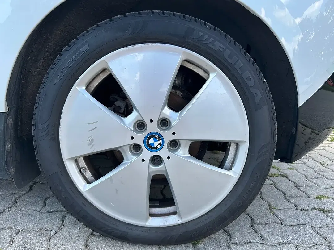 BMW i3 - Thumbnail 10