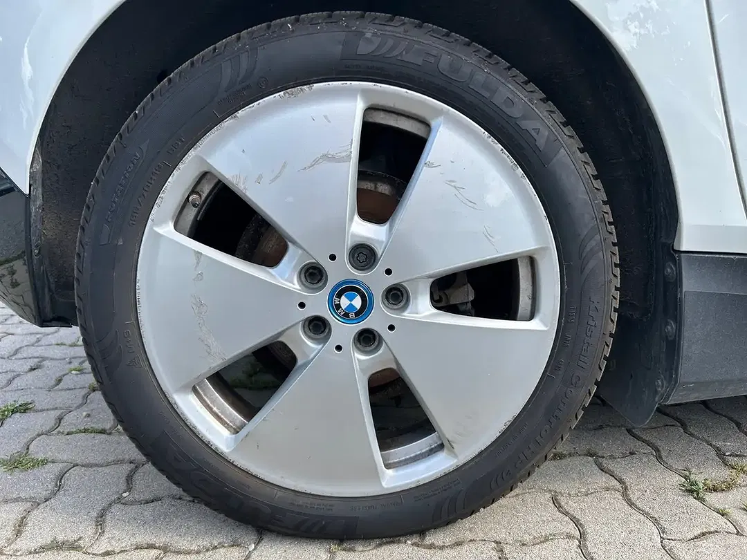 BMW i3 - Thumbnail 12