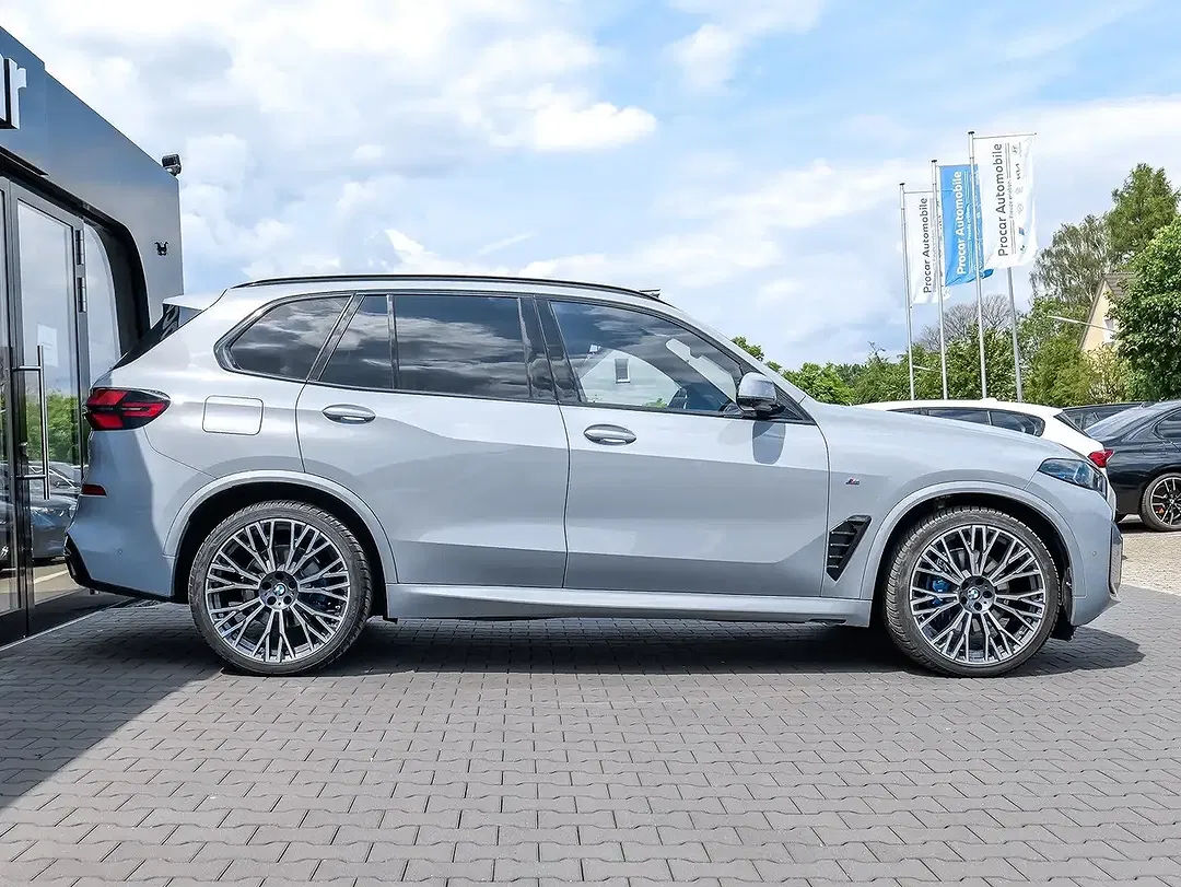 BMW X5 - Thumbnail 10