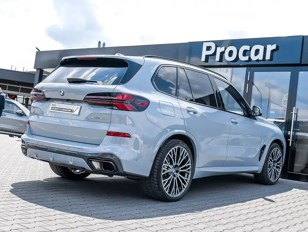 BMW X5 - Thumbnail 2