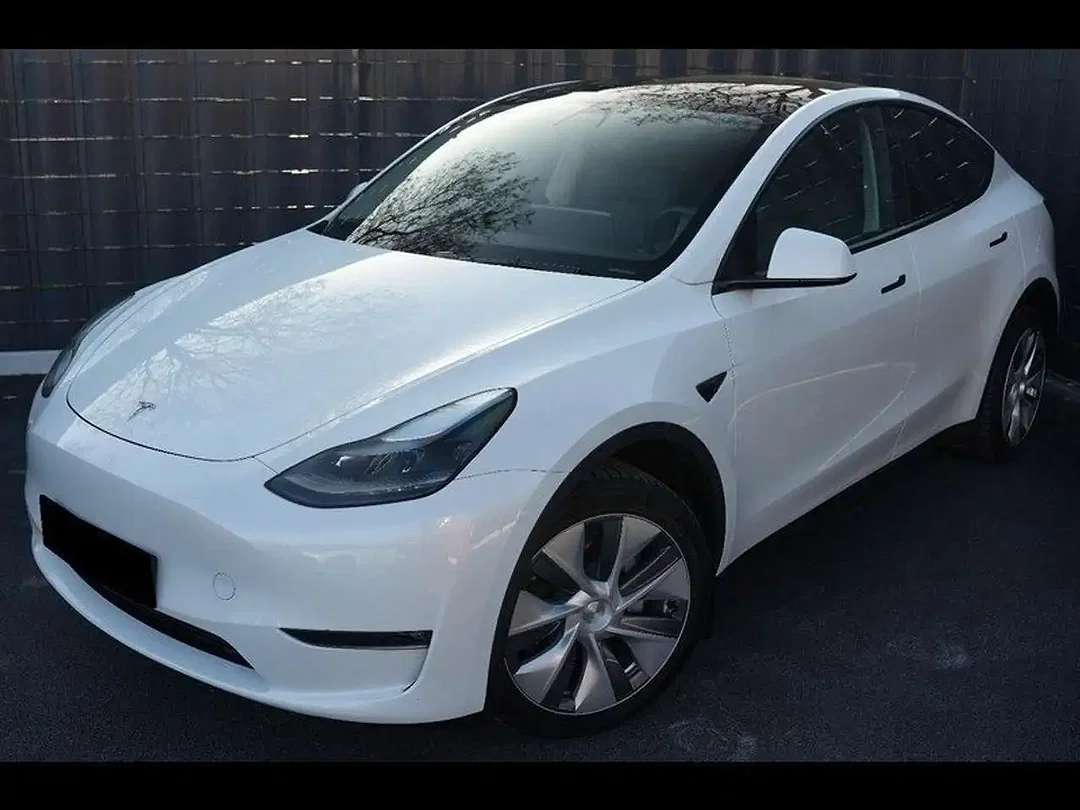 Tesla Model Y - Afbeelding 1