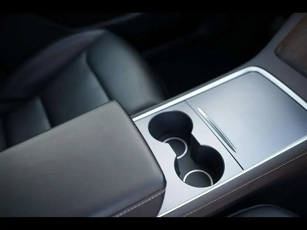 Tesla Model Y - Thumbnail 15