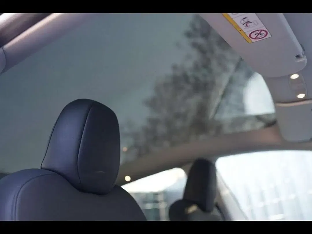 Tesla Model Y - Thumbnail 16