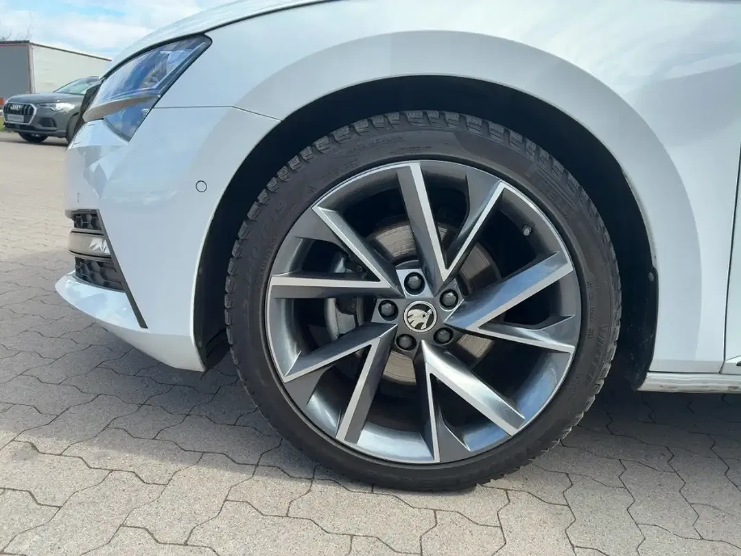 Skoda Superb - Thumbnail 12