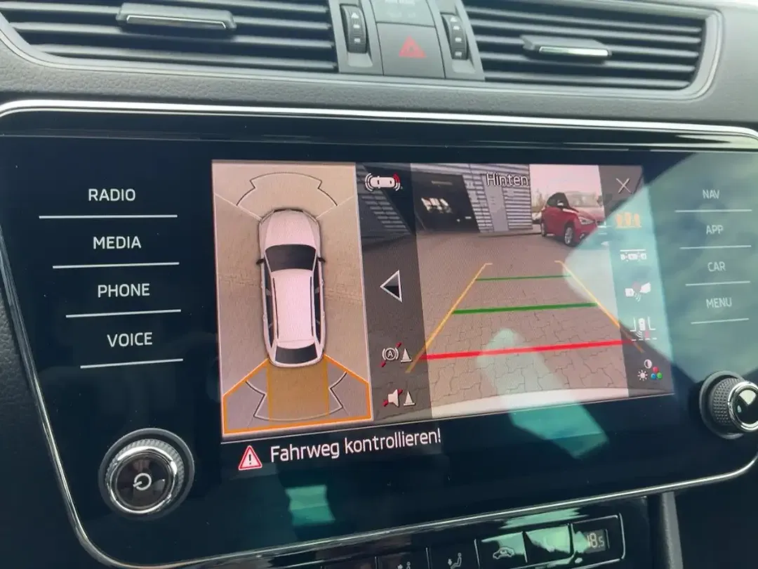 Skoda Superb - Thumbnail 14