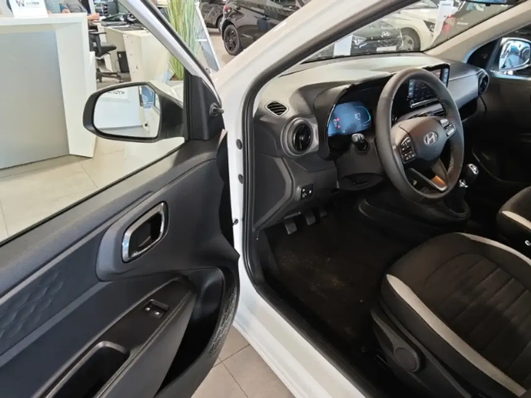 Hyundai i10 - Thumbnail 7