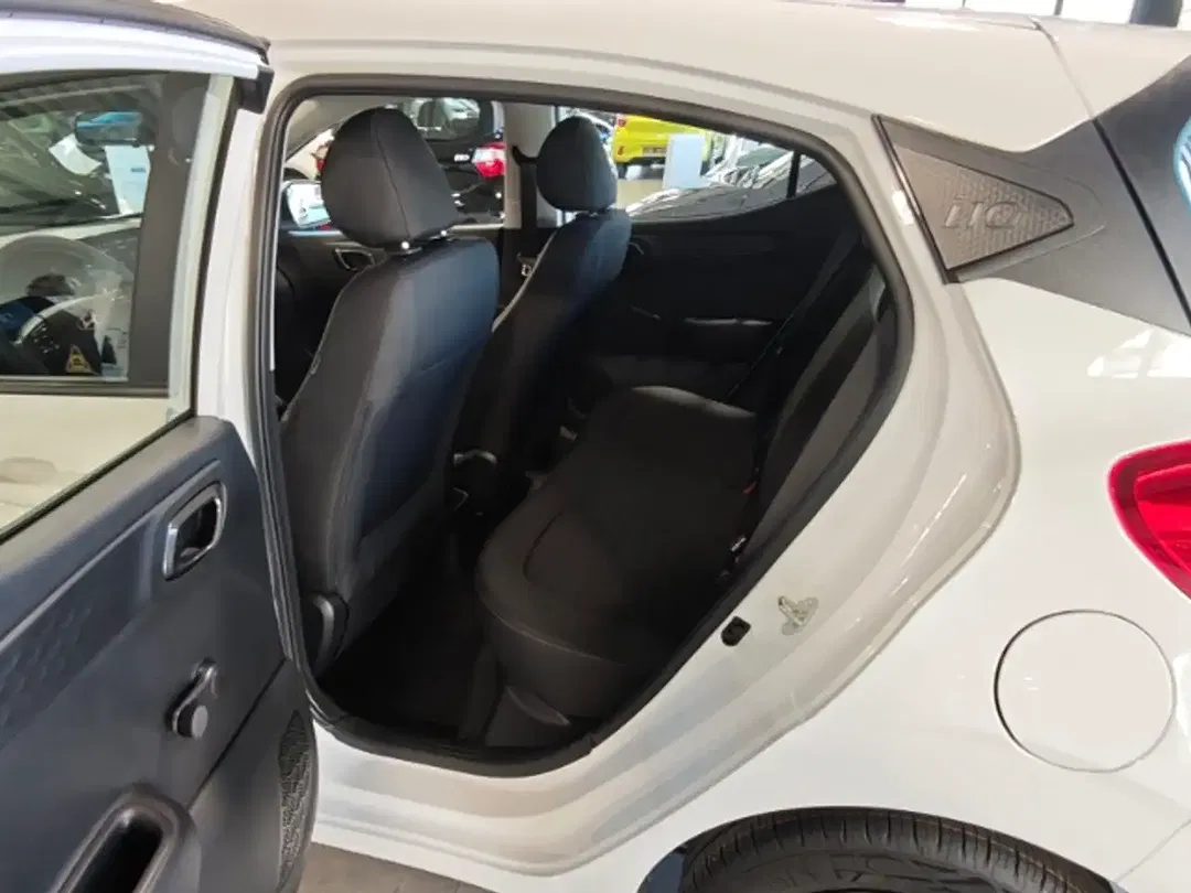 Hyundai i10 - Thumbnail 8