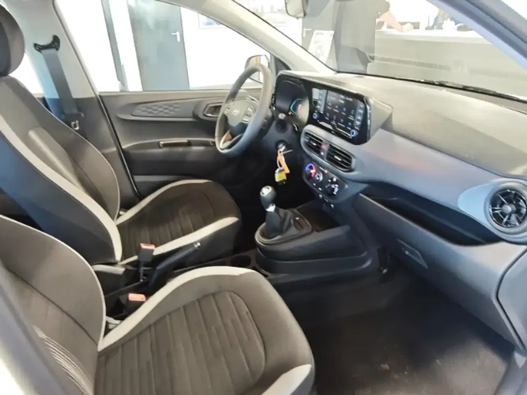 Hyundai i10 - Thumbnail 9