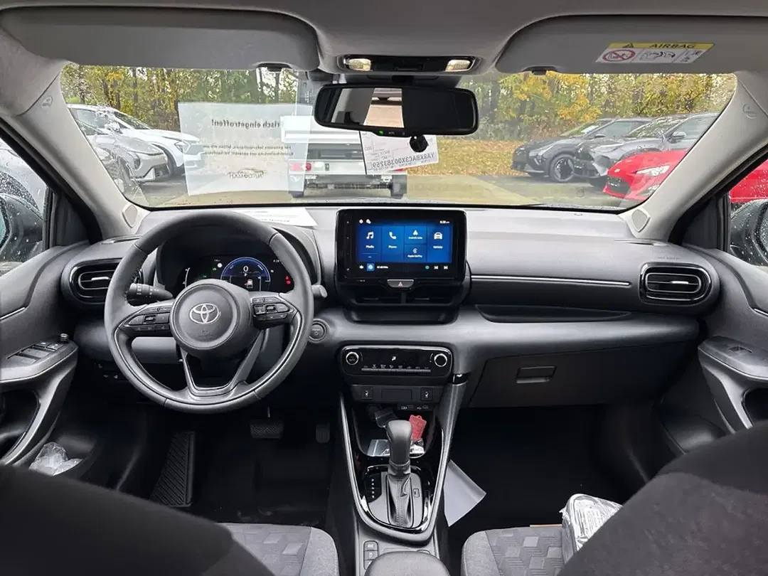 Toyota Yaris - Thumbnail 12
