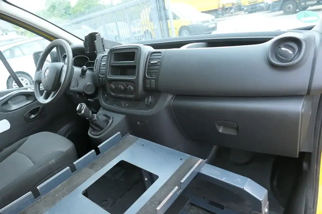 Renault Trafic - Thumbnail 8