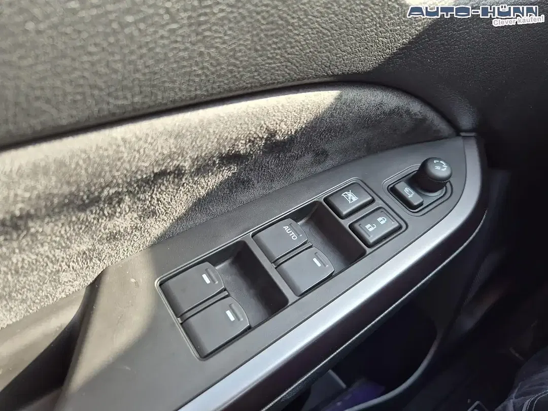 Suzuki Vitara - Thumbnail 13