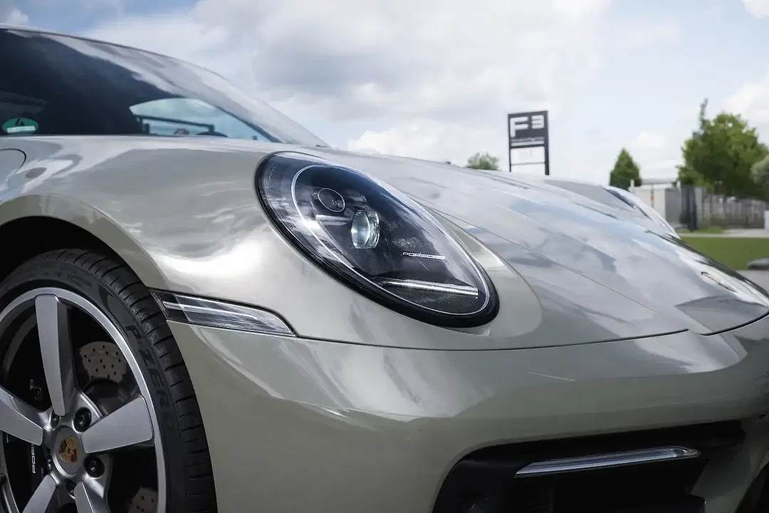 Porsche 992 - Thumbnail 5