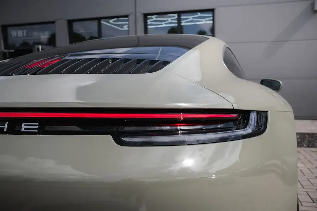 Porsche 992 - Thumbnail 7
