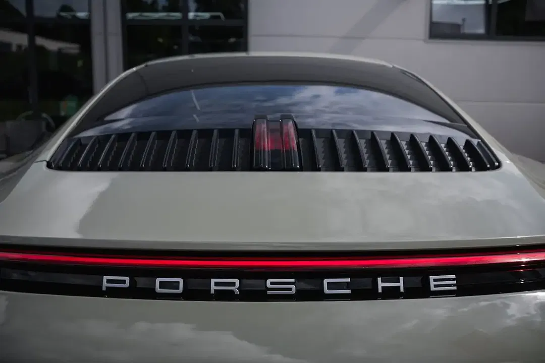 Porsche 992 - Thumbnail 8
