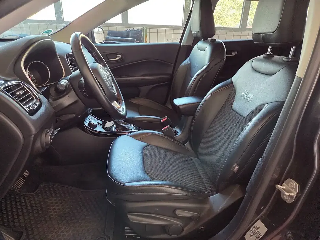 Jeep Compass - Thumbnail 9