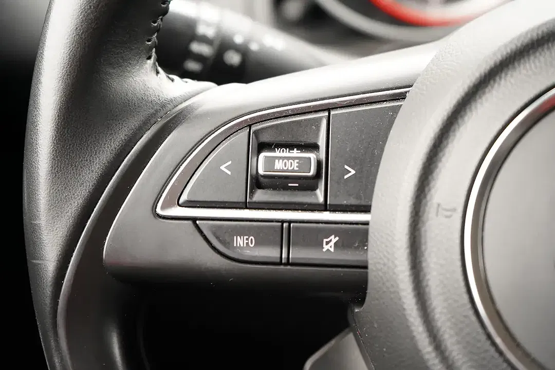 Suzuki Swift - Thumbnail 8