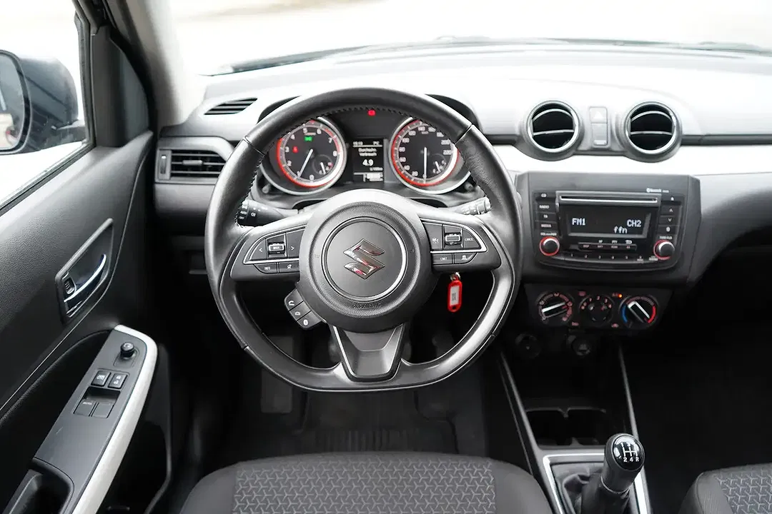 Suzuki Swift - Thumbnail 5