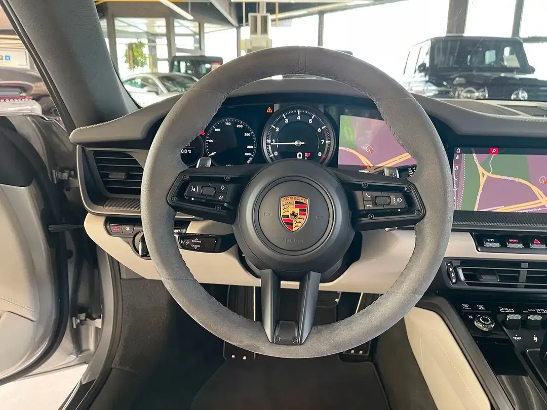 Porsche 992 - Thumbnail 10