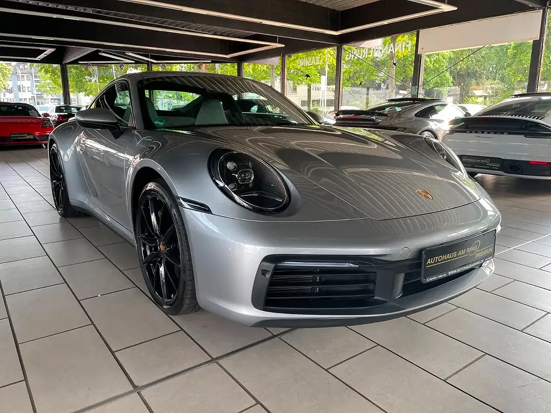 Porsche 992 - Thumbnail 5