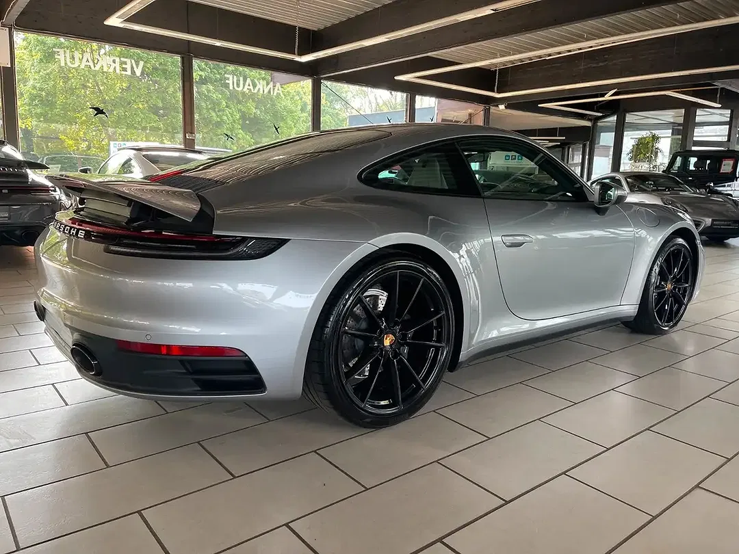 Porsche 992 - Thumbnail 8