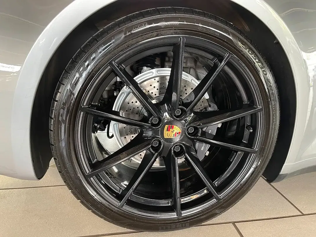 Porsche 992 - Thumbnail 9