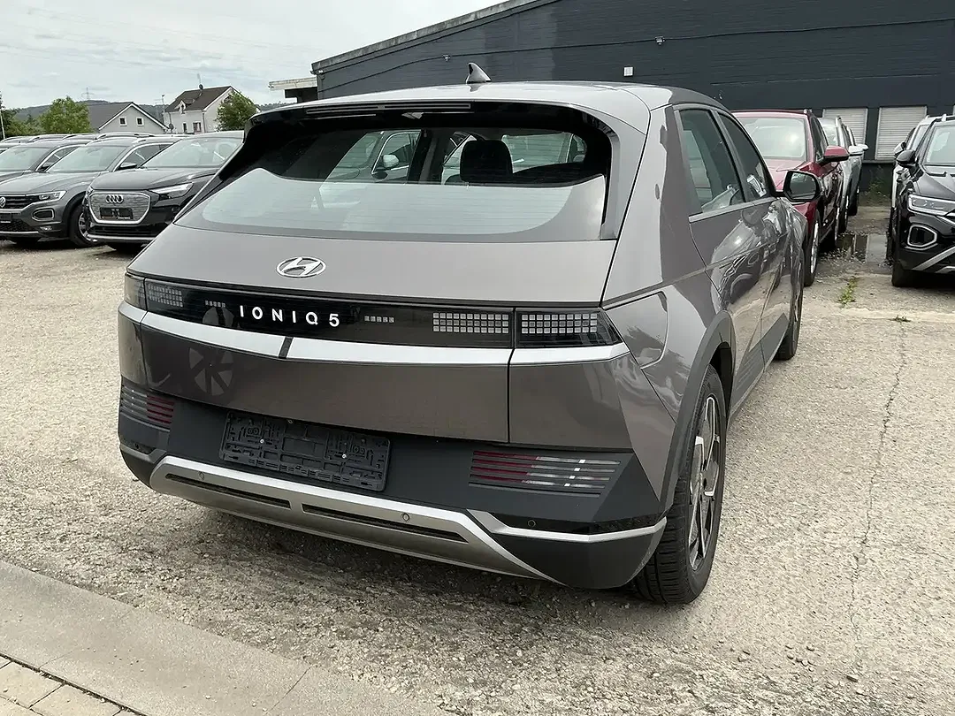 Hyundai IONIQ 5 - Thumbnail 2