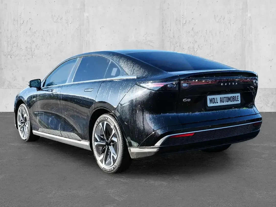 Mazda 6 - Thumbnail 2