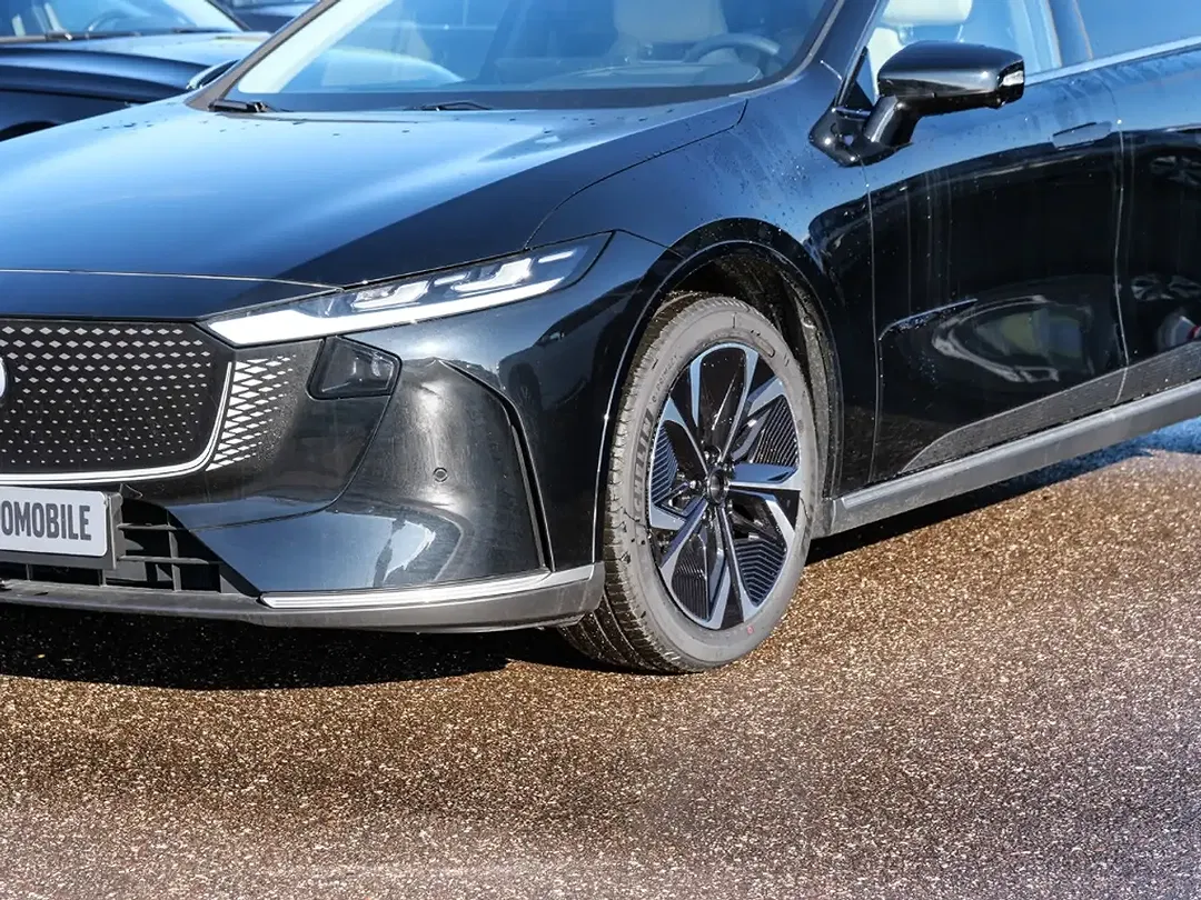 Mazda 6 - Thumbnail 3