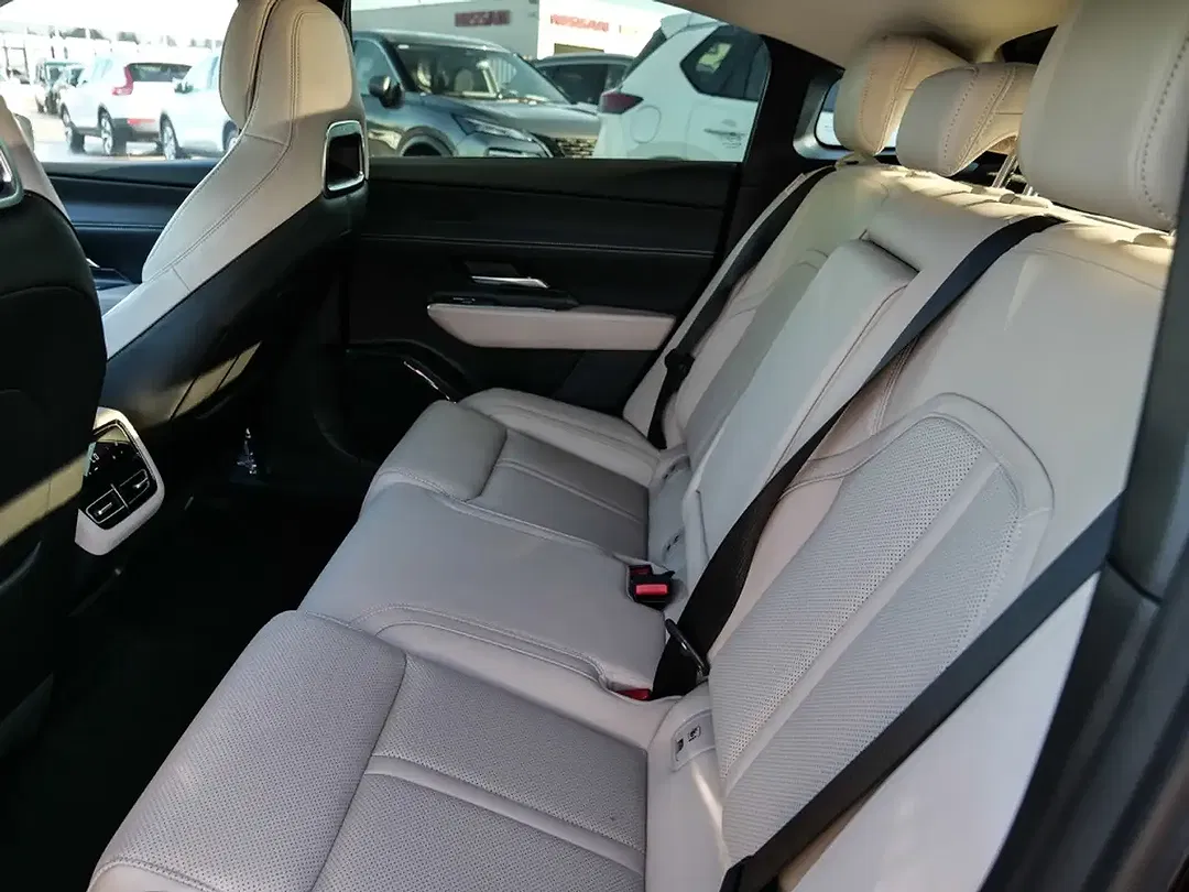 Mazda 6 - Thumbnail 9