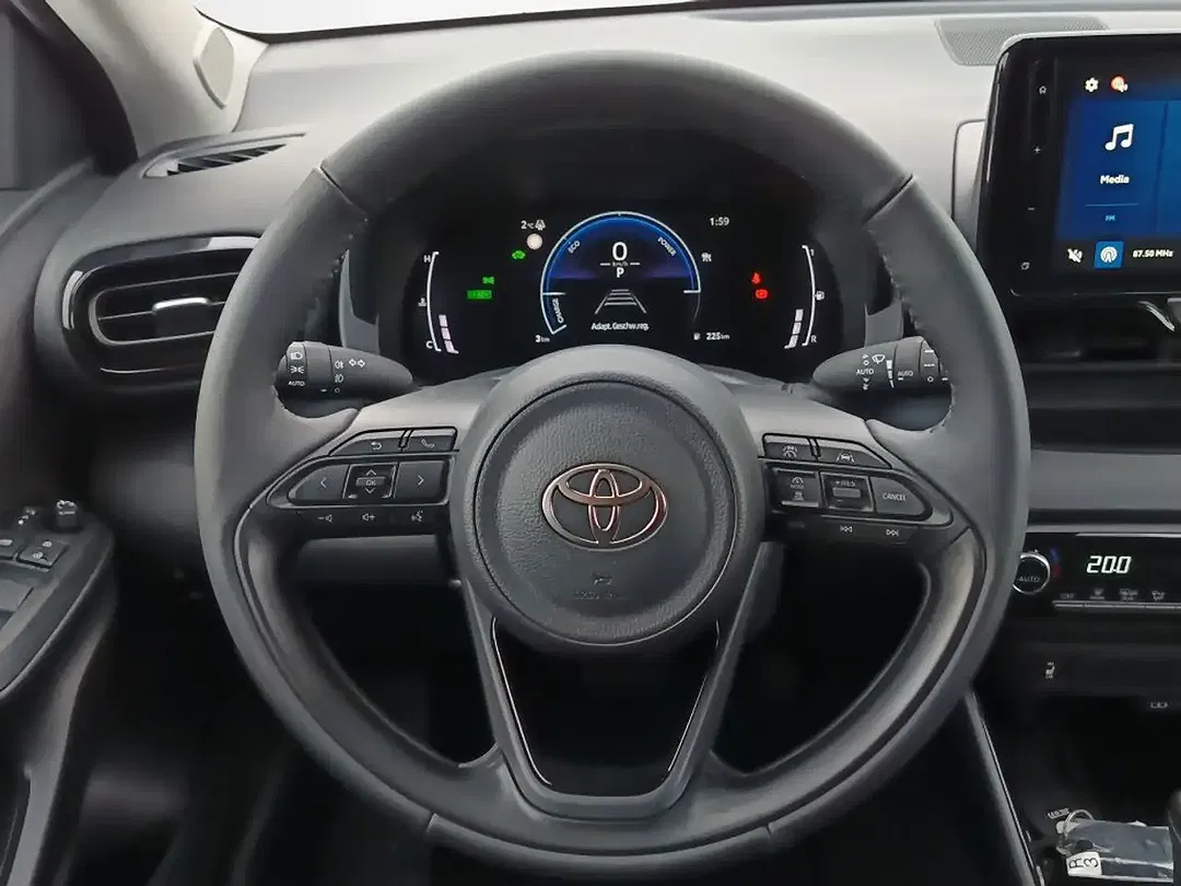 Toyota Yaris - Thumbnail 11