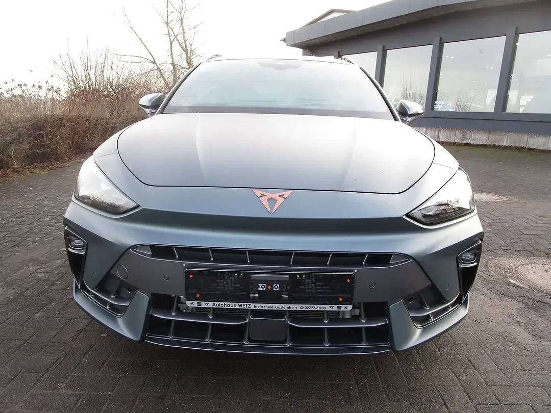 CUPRA Leon - Thumbnail 2